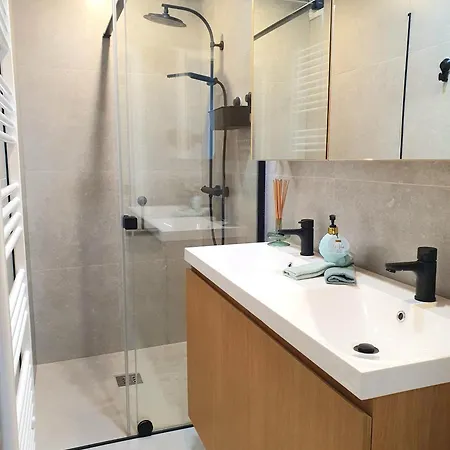 Skaai Five - Newly Renovated 2 Bedrooms Apartament